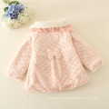 Tamanhos personalizados itens para crianças preço barato inverno vestuário OEM para crianças roupas casacos / casacos dooted com chapéus rosa